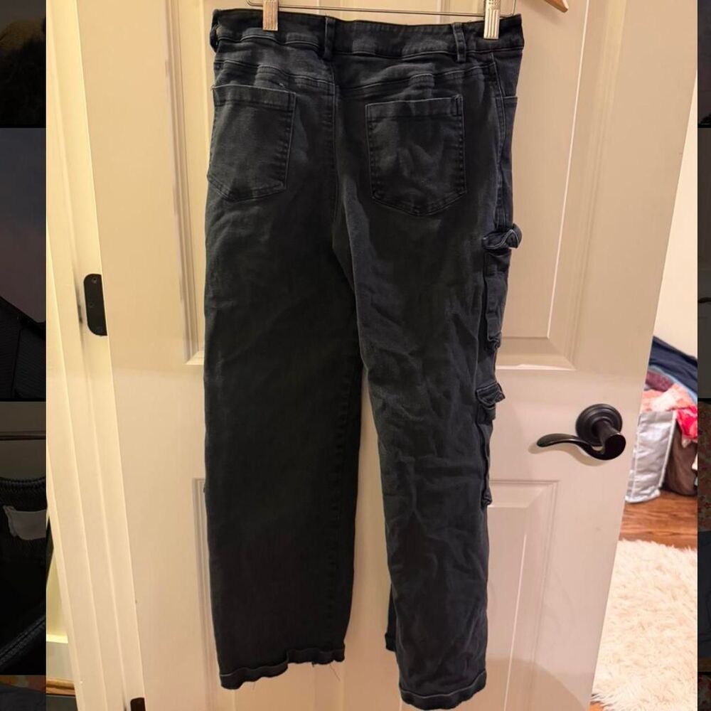 Black cargo pants with pockets - Picture 3 of 4